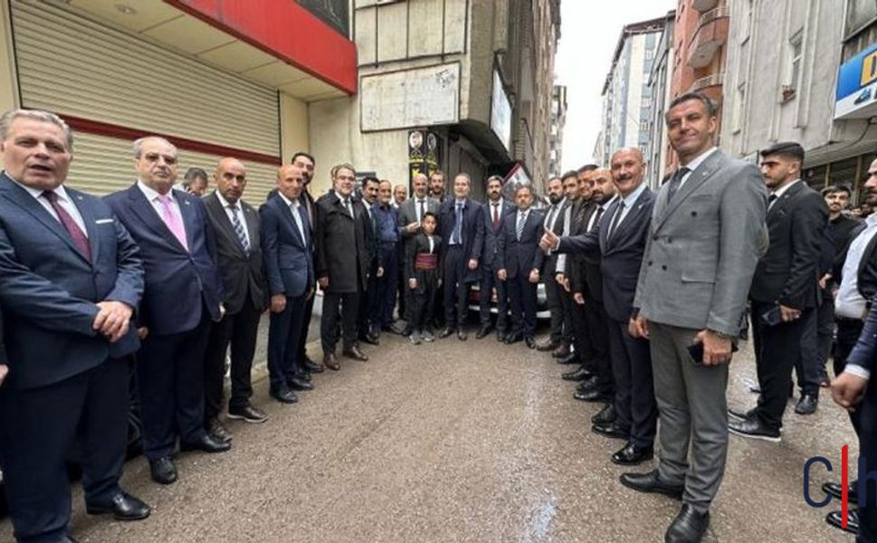 Fatih Erbakan açıkladı: "Hakkari'de Bir Belediyeyi Kazanmak"