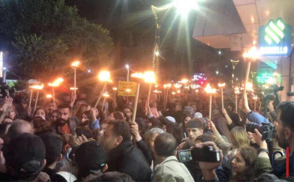 Wan'da özgürlük mücadelesinde yaşamını yitirenler için meşaleli yürüyüş