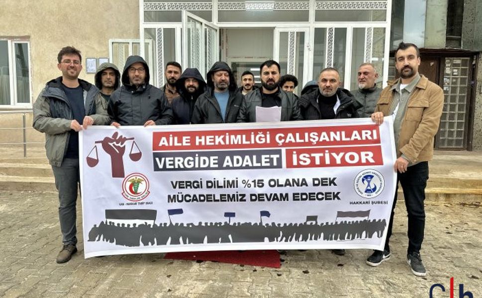 Hakkari'de Sağlık Çalışanlarının Ekonomik ve Özlük Hakları İçin Basın Açıklaması