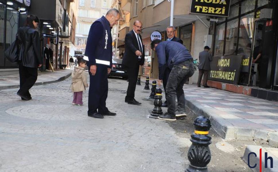 Hakkari Belediyesi'nden Trafiğe Nefes Aldıracak Uygulama