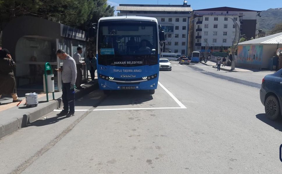 Hakkari Belediyesi'nden: Duraklara parka etmeyin uyarısı