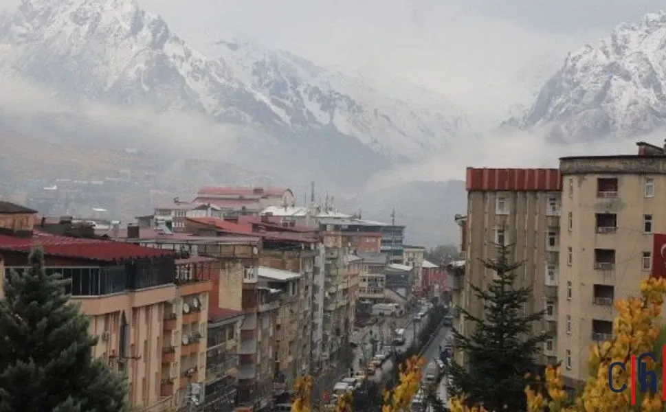 Hakkari'de Kaya Düştü: Pancar Toplayan Kadınlar Ölümden Döndü
