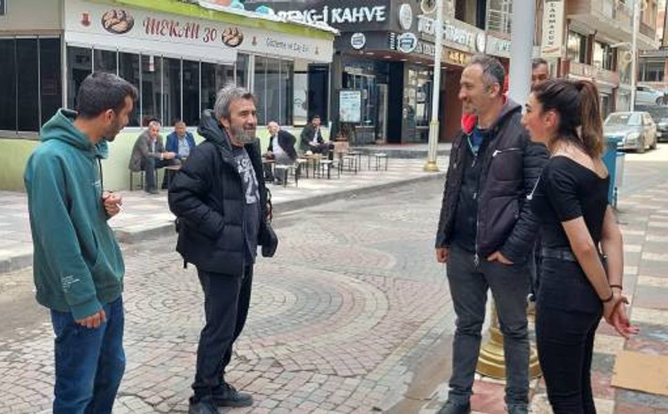 Ünlü Yönetmen Hakkâri’ye Hayran Kaldı: Dağlarla İç İçe Bir Yolculuk