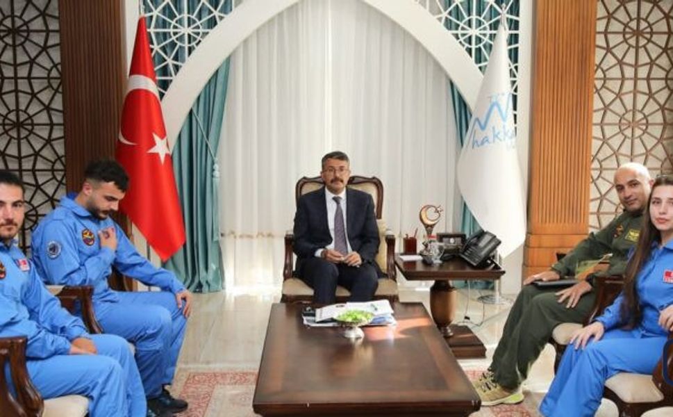 Vali Ali Çelik: Yamaç Paraşütçülerini Kabul Etti