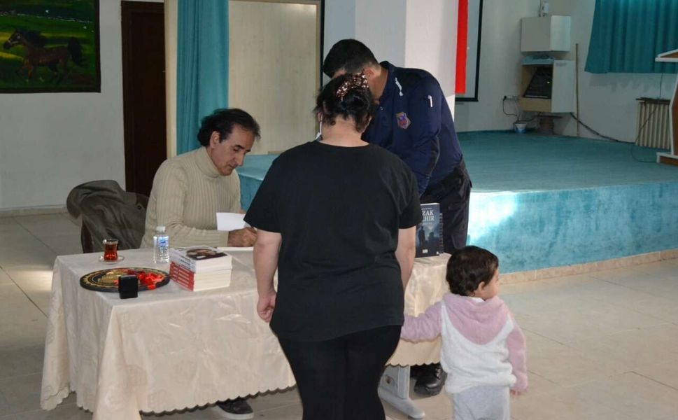 Yazar Hakan Taş, “Uzak Şehir” Kitabı ile Cezaevinde Mahkûmlarla Buluştu