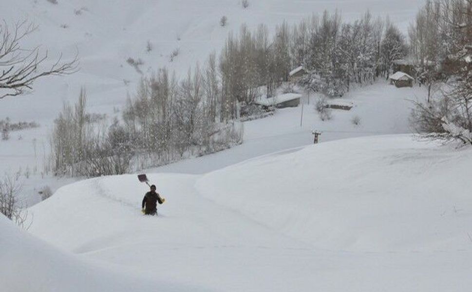 Hakkari’de Kapanan 43 Köy ve Mezra Yolu Ulaşıma Açıldı