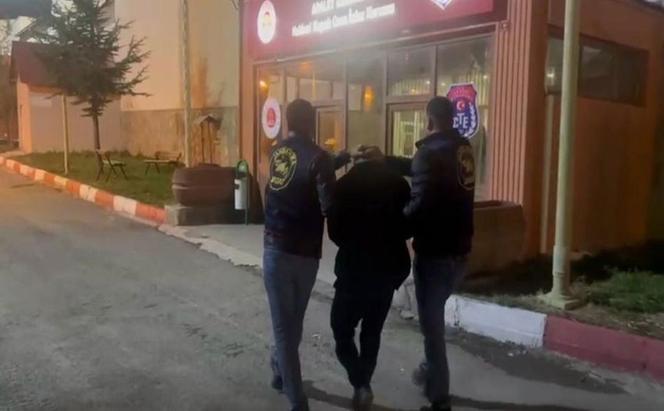 Hakkari’de 37 yıl kesinleşmiş hapis cezası bulunan firari yakalandı