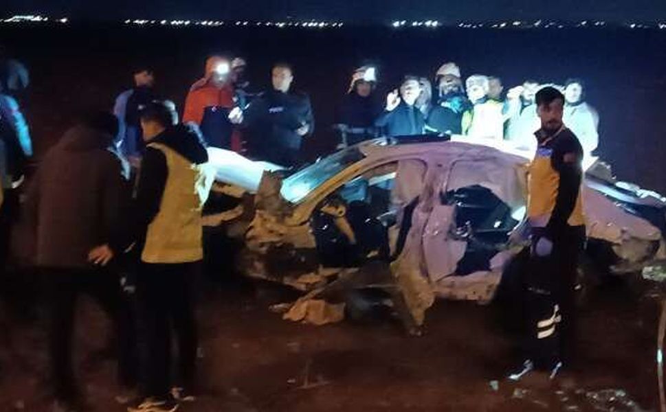 Kontrolden Çıkan Araçlar Şarampole Devrildi: 3 Ölü, 3 Yaralı