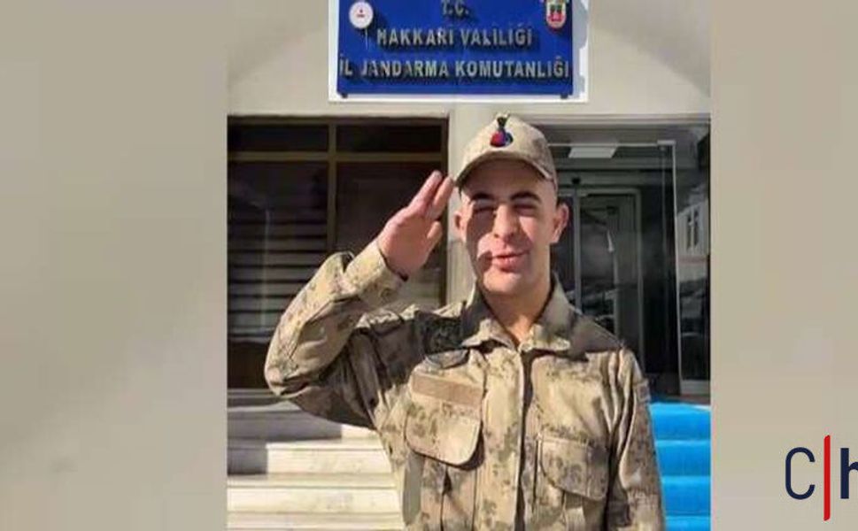 Hakkari İl Jandarma Komutanlığı’nda Duygu Dolu Temsili Askerlik Töreni