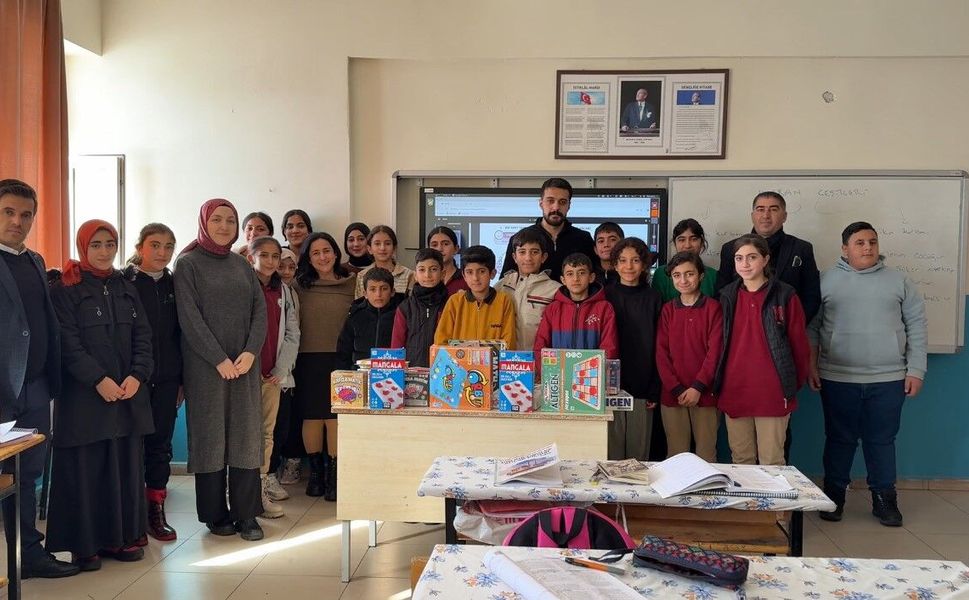 YEKDASDER’den Sınır Köylerindeki Öğrencilere Anlamlı Eğitim Desteği