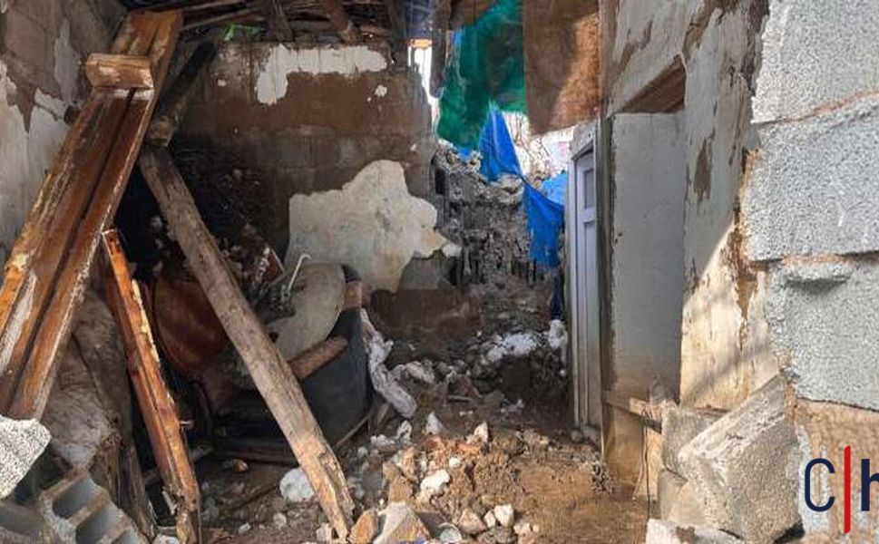 Hakkari’de Kaya Düşmesi: Ağaçdibi Köyünde Bir Ev Ağır Hasar Gördü