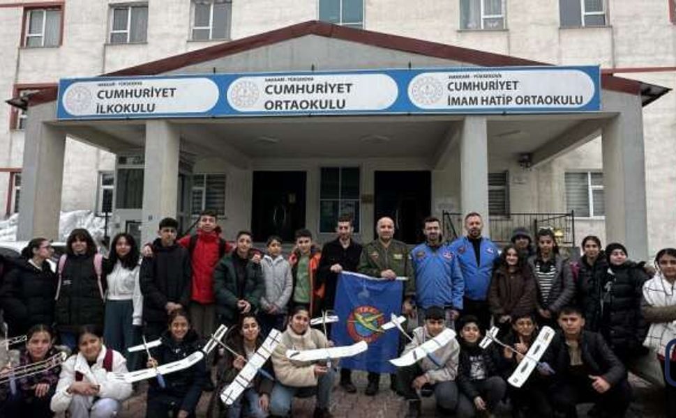 Yüksekova’da Gençler Gökyüzüne Kanat Açtı