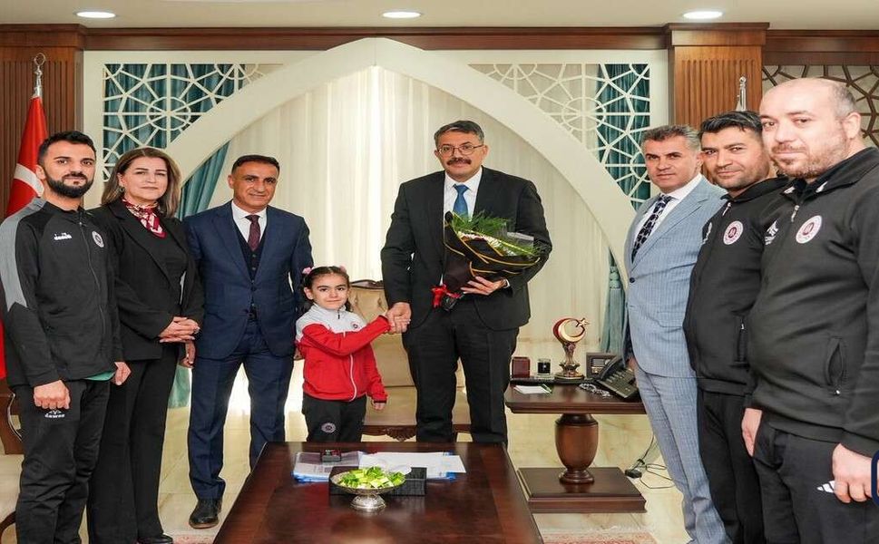 Hakkari Sportif faaliyetler Kulübü'nden Vali Çelik’e ziyaret
