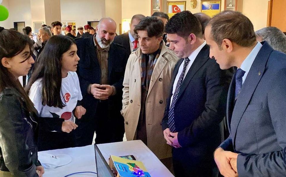 Hakkâri’de Bilim Seferberliği: 45 Bilim Fuarı, 680 Öğrenci Projesi