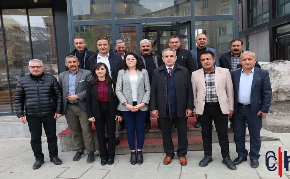 DEM Parti Hakkâri İl Örgütü Mahalle Muhtarlarıyla Bir Araya Geldi