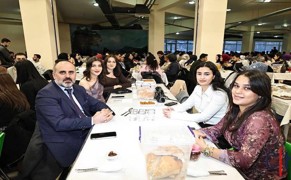 Rektör Gençcelep Öğrencilerle İftar Sofrasında Buluştu