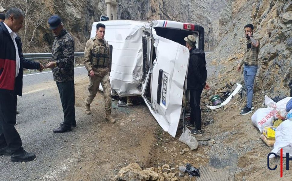 Hakkâri Yolunda Feci Kaza: 1’i Ağır 8 Yaralı