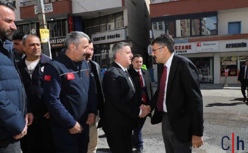 Belediye'de duygusal vedalaşma!