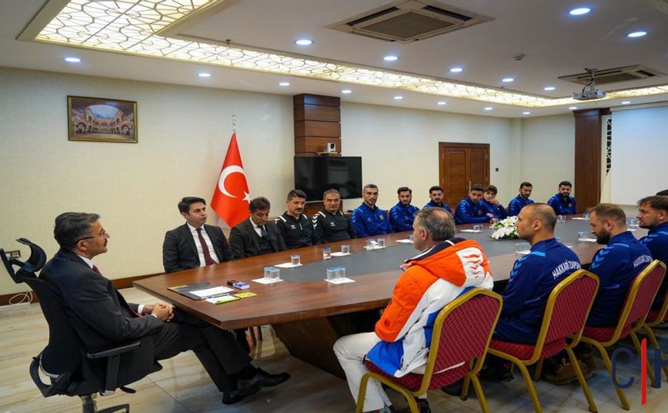 Hakkari Zapspor’dan Vali Çelik’e Nezaket Ziyareti