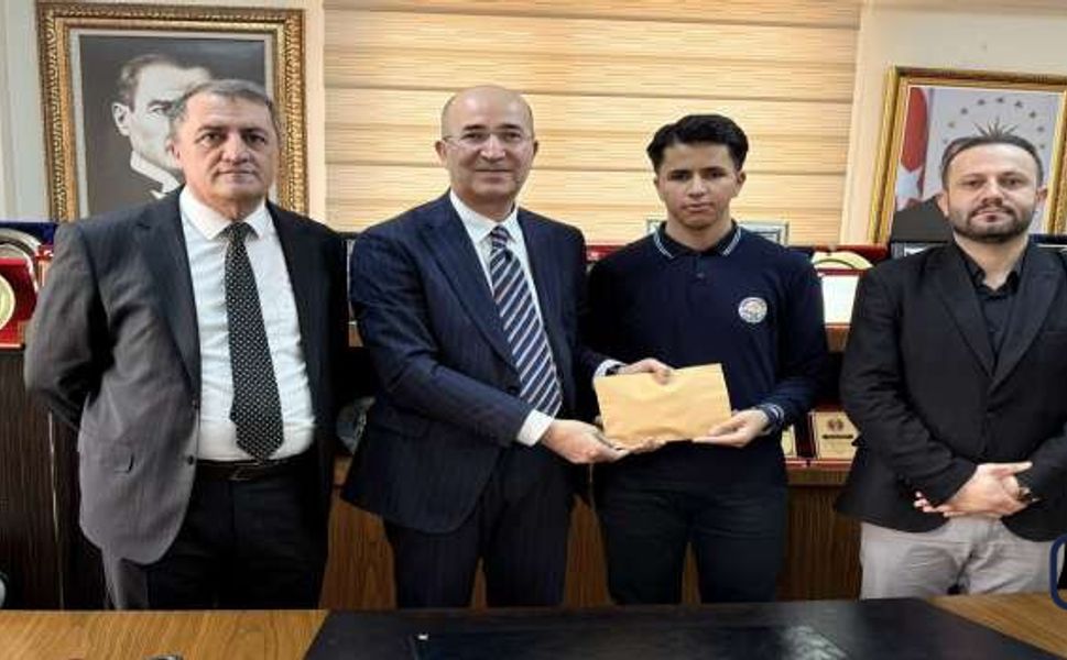 Türkiye Birincisi Mikail Kameri, Esendere Belediyesi’nde Ağırlandı