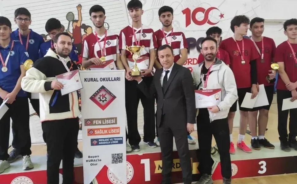 Hakkâri Özel Kural Koleji Masa Tenisinde Bölge Şampiyonu Oldu