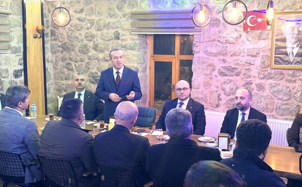 Çukurca’da “Vefa ve Kardeşlik İftarı”: AK Parti Teşkilatı Aynı Sofrada Buluştu