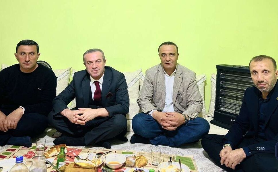 Başkan Kaya, Muhtar Yılmaz’ın İftar Sofrasına Konuk Oldu