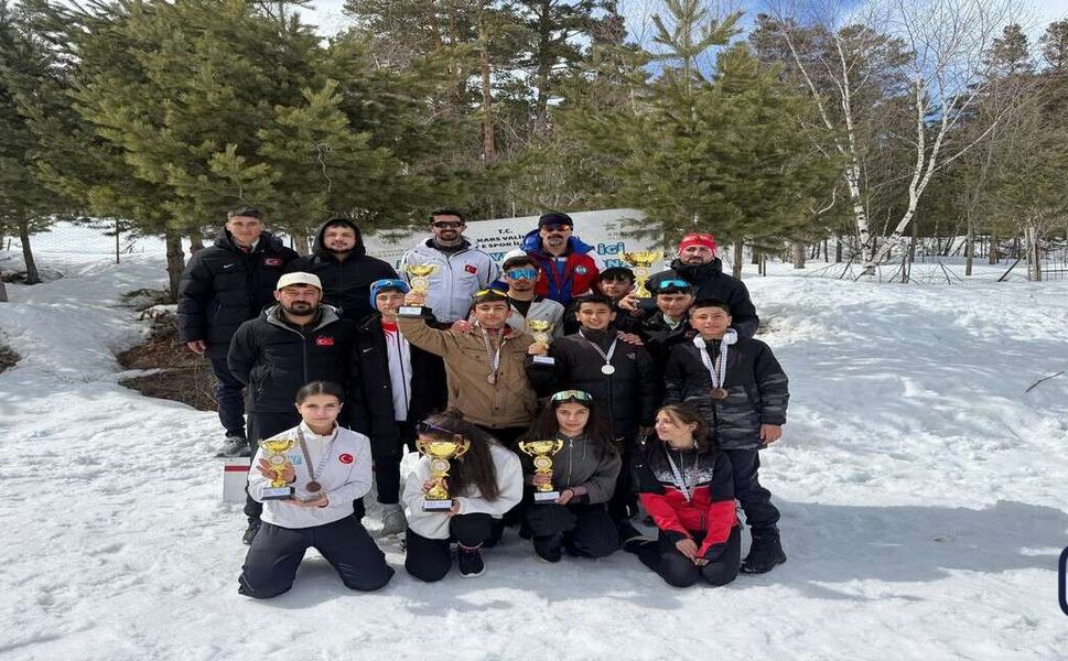 Hakkari Sporcularından Büyük Başarı: Bireysel ve Takım Kürsülerinde Öne Çıktılar