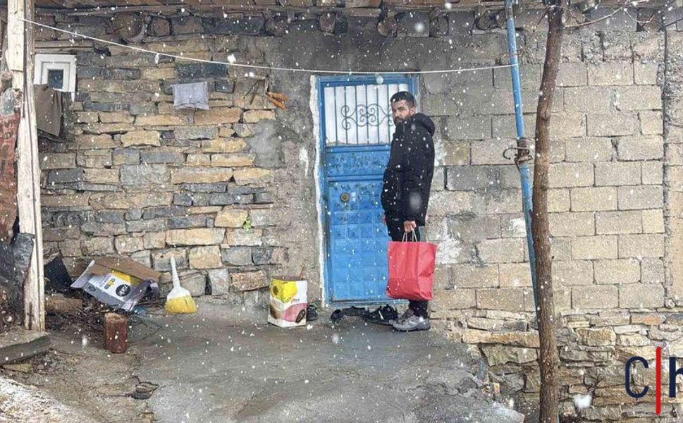 Yetim ve İhtiyaç Sahipleri Bayram Hediyesiyle Sevindi