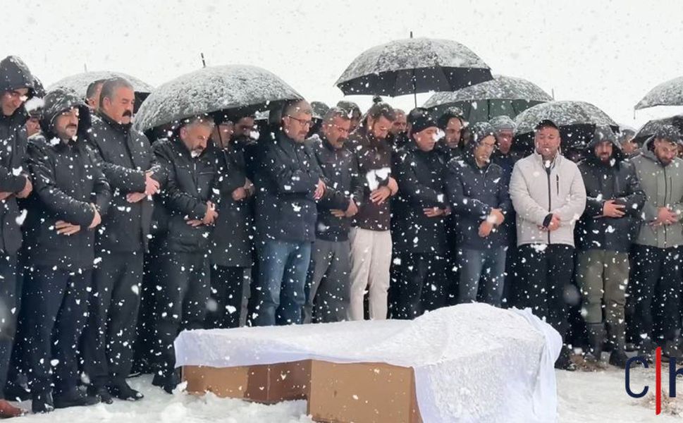 Van’daki kaza'da Hayatını Kaybeden Aile Hakkari'de yan yana defnedildi