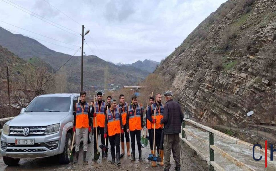 Sel sonrası büyük kayıp: 50 hayvan öldü, 2 ahır yıkıldı