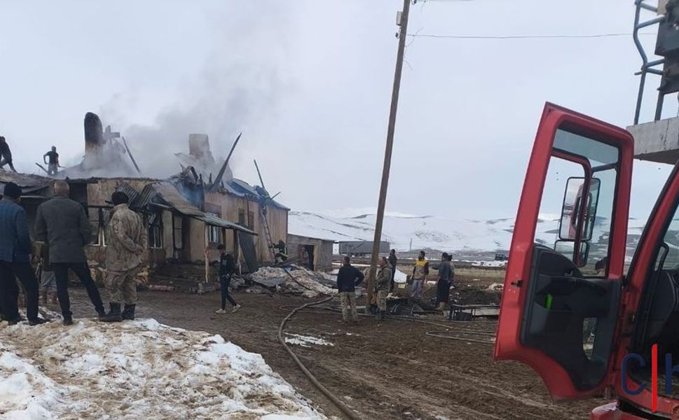 Yangın Paniği: Ev Kullanılamaz Hale Geldi