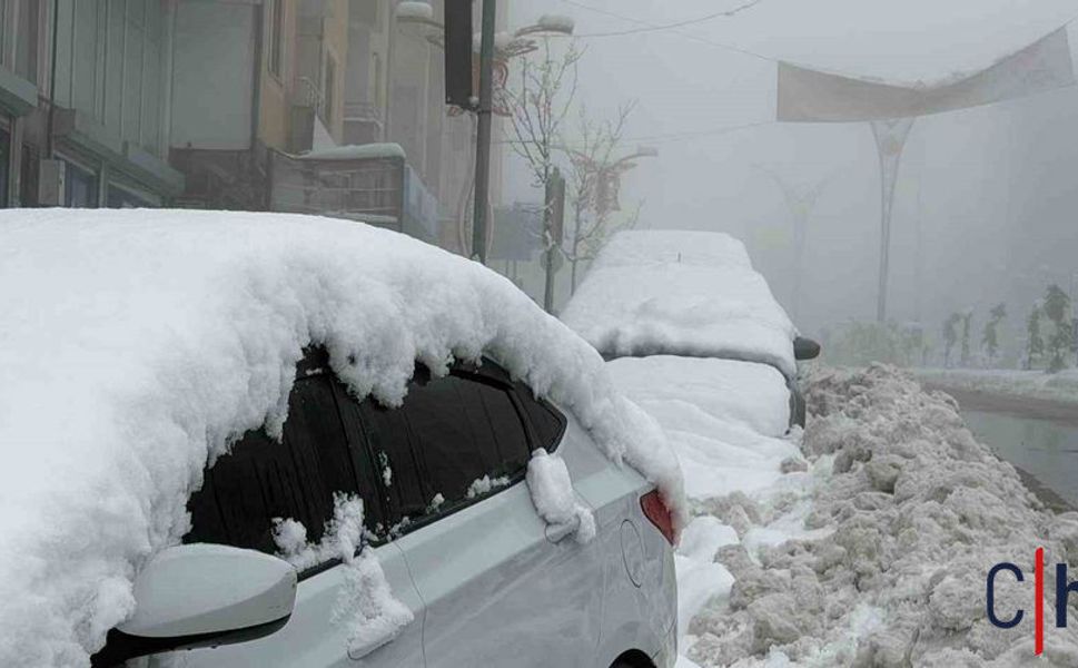 Hakkari’de Kar Sonrası Yoğun Sis, Trafikte Zorluk