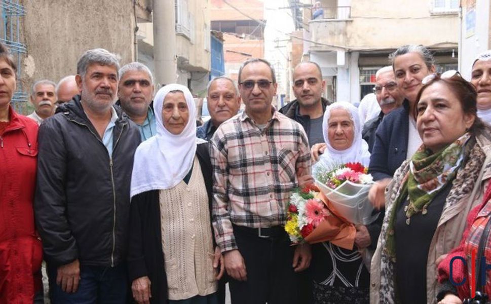 32 Yıl Sonra Tahliye Edildi: Tanrıkulu Memleketin 'de Coşkuyla Karşılandı