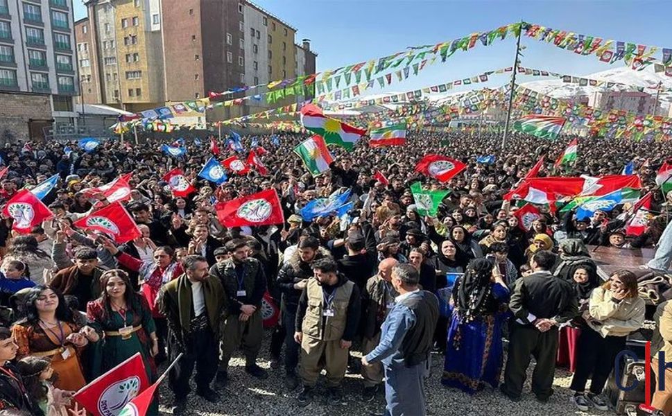 Yüksekova’da Newroz Coşkusu: Binler Alanı Doldurdu