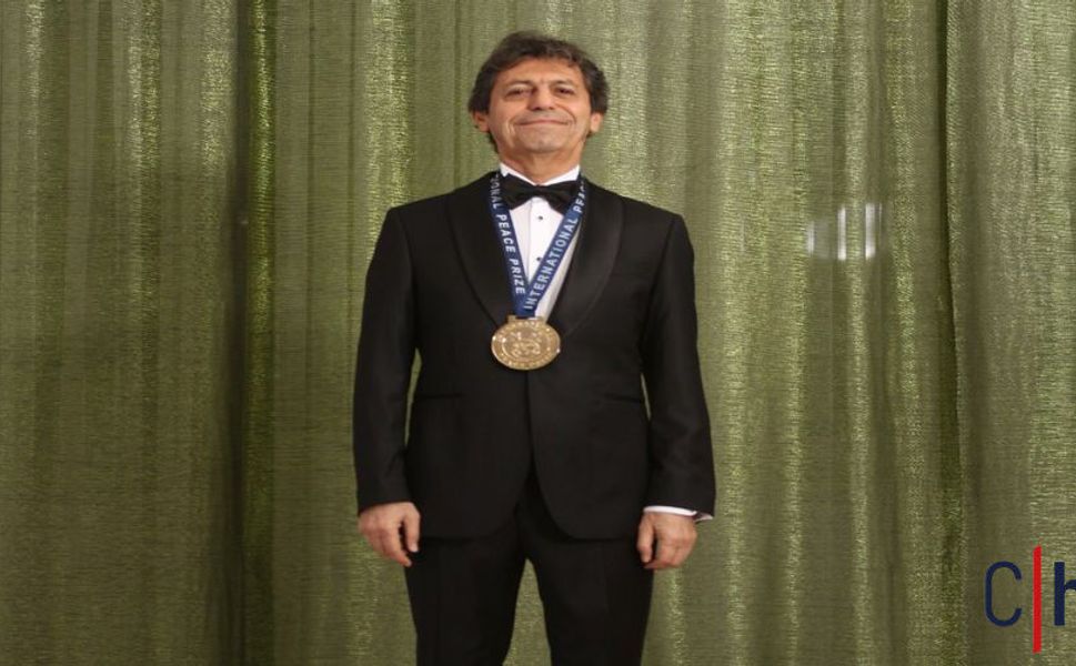 Akif Manaf, Uluslararası Barış Çalışmalarıyla Ödüllendirildi