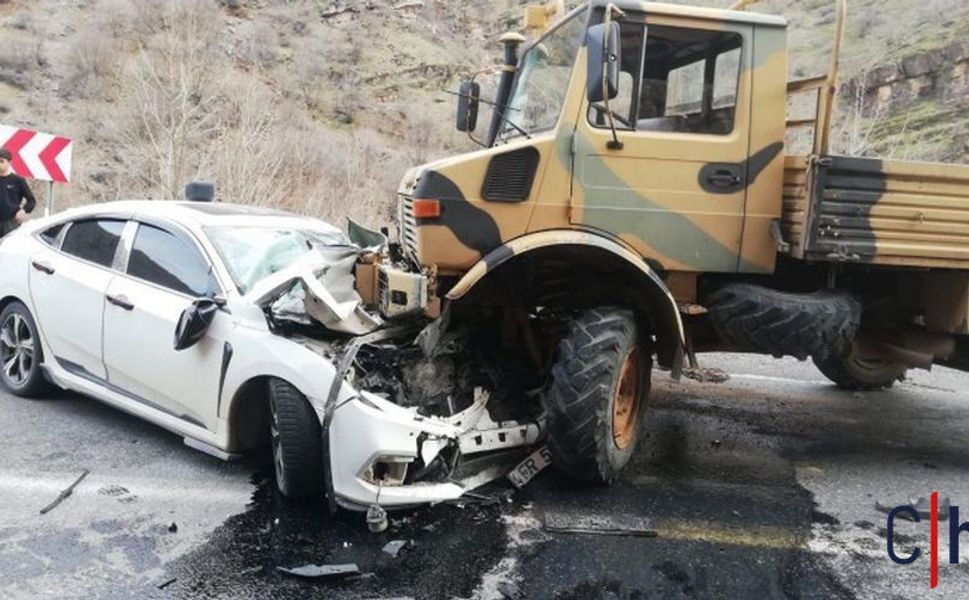 Hakkari-Çukurca Karayolunda Kaza: 1’i Ağır 2 Yaralı