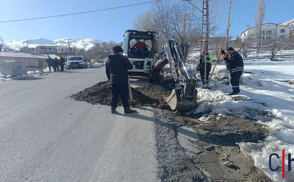 Kar Yağışı Sonrası Hakkari’de Yoğun Mesai