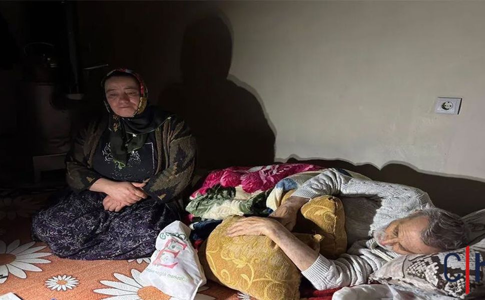 Hakkari'de Hasta Vatandaşın Evine Elektrik Yeniden Verildi