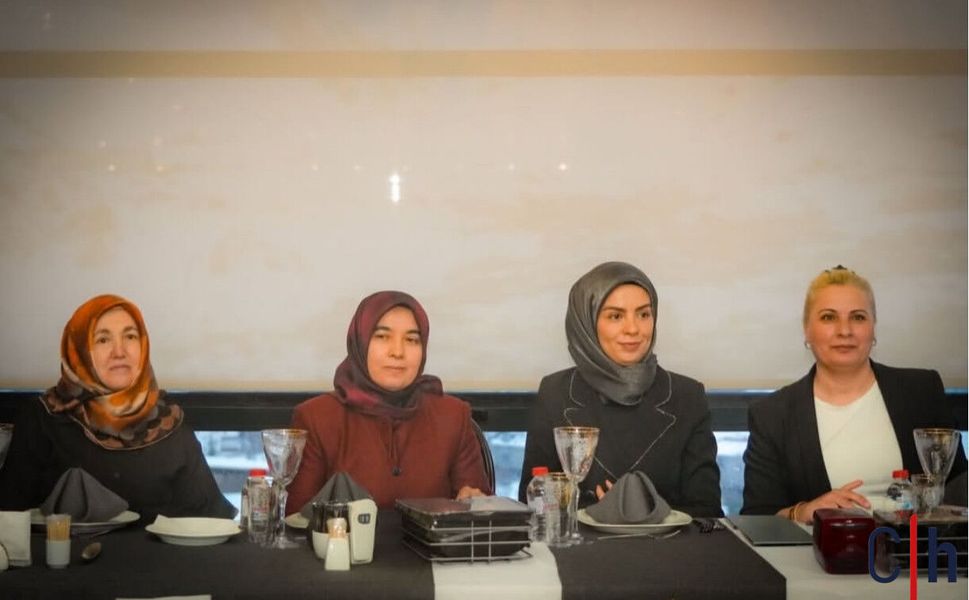 Hanımefendi Taşyapan’dan  Kadınlara Özel 8 Mart İftarı