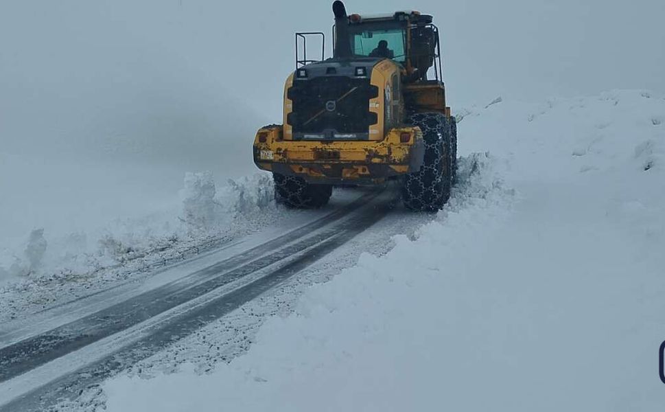 Hakkâri’de Kar Esareti: 13 Köy ve 32 Mezra Yolu Ulaşıma Kapandı