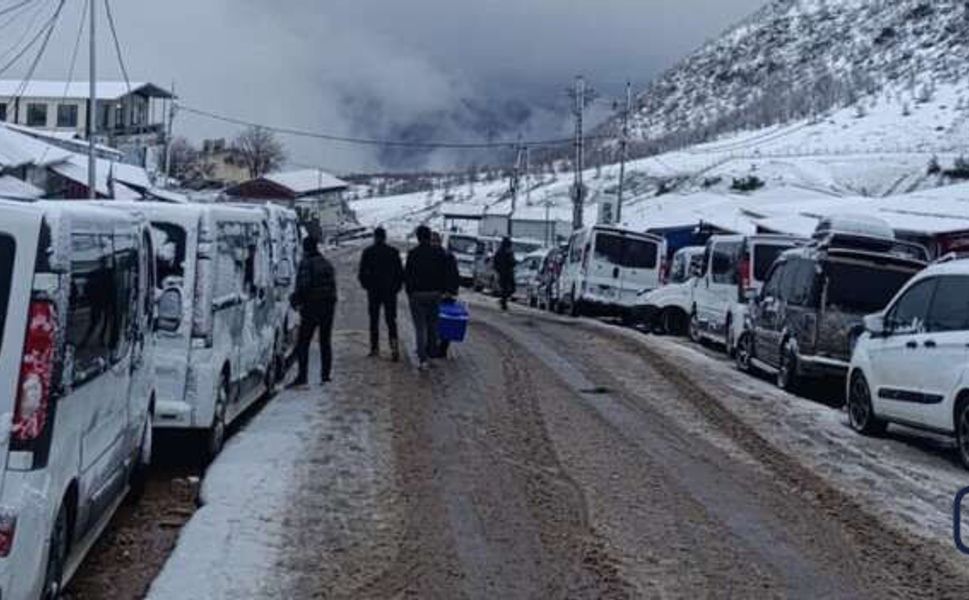 Çukurca Üzümlü Sınır Kapısı’nda Sistem Arızasına Tepki