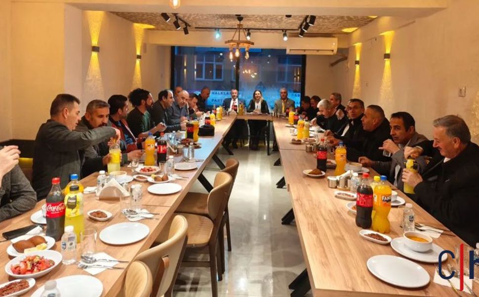 CHP Hakkari İl Başkanlığı’ndan Gazeteciler ve Muhtarlara İftar Programı