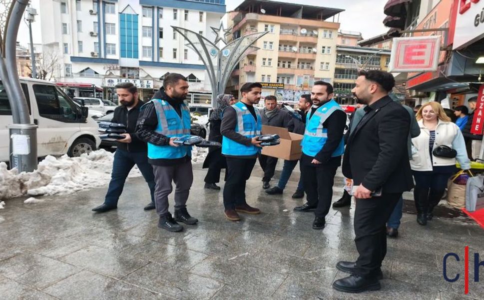 Hakkari'de “İftara 5 Kala” etkinliğiyle vatandaşlara iftar ikramı