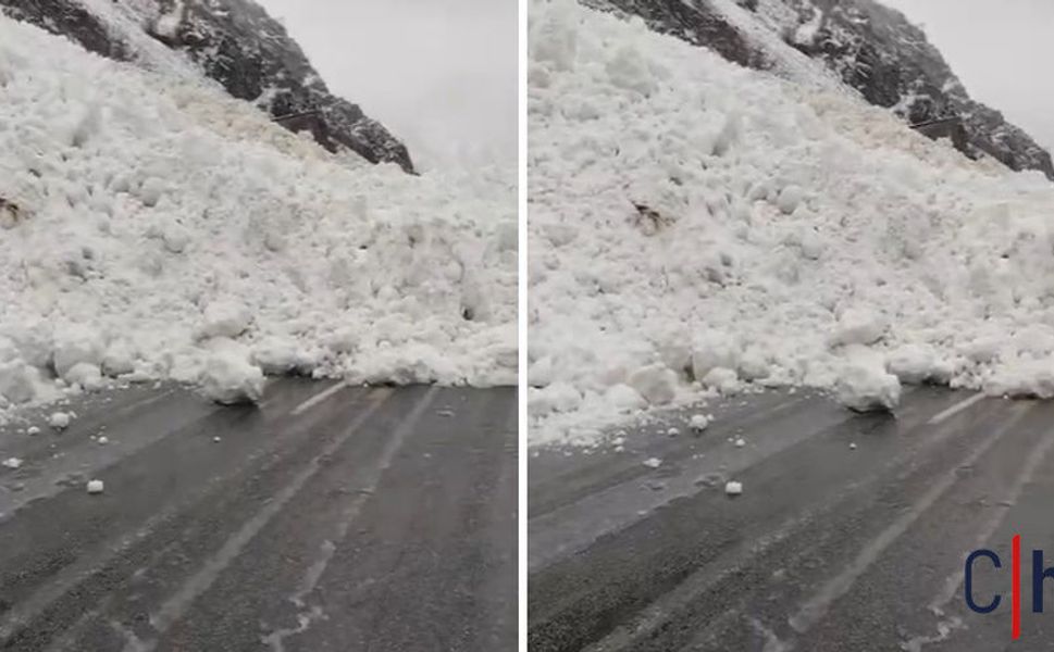 Hakkâri–Çukurca Karayolunda Çığ: Sürücüler Yolda Kaldı
