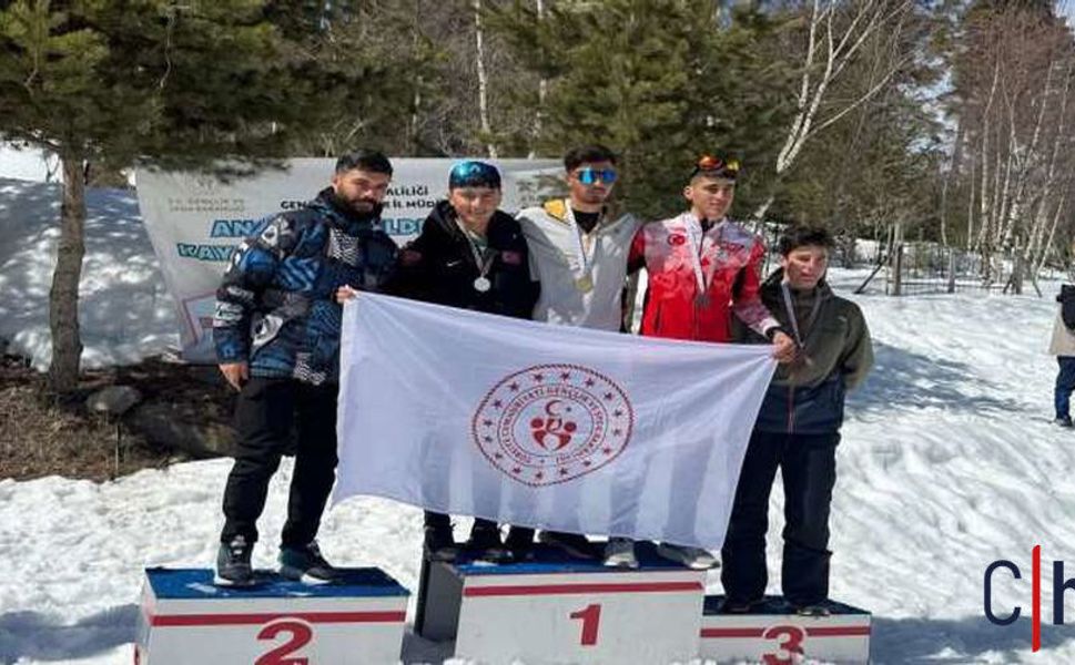 Genç Erkeklerde Türkiye Şampiyonluğu Hakkâri’nin