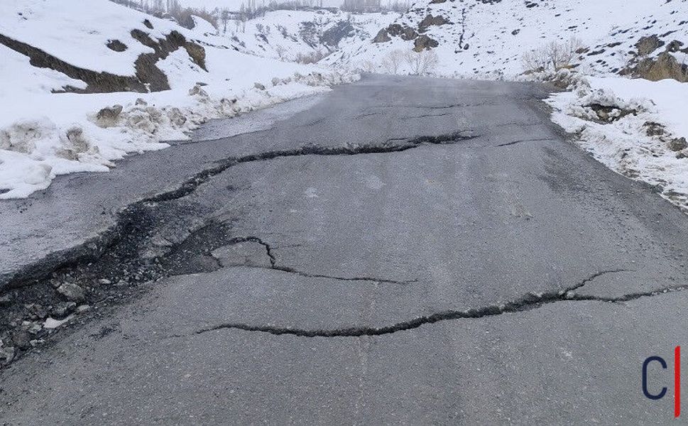 Otluca Köyü Yolunda Tehlike Büyüyor: “Tugay Yolu Çöküyor”