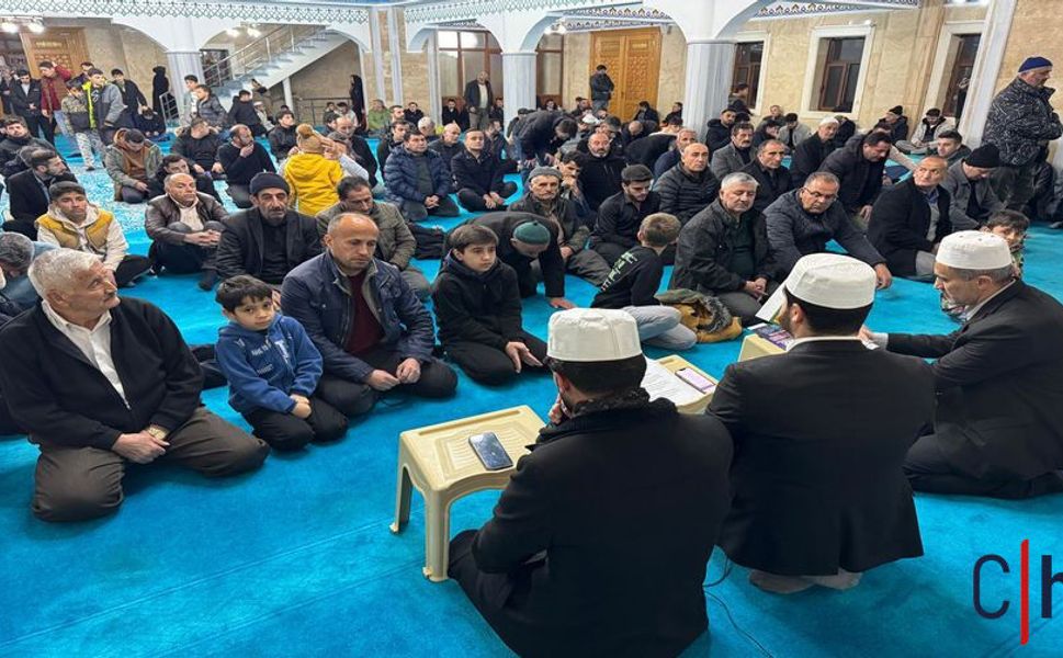 Hakkâri’de Kadir Gecesi Camilerde Dualarla İdrak Edildi