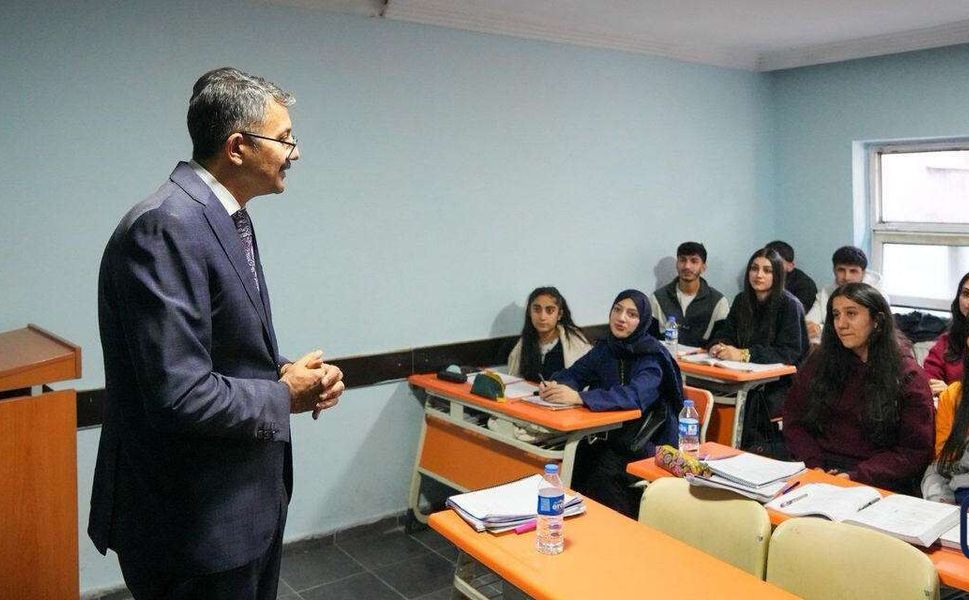 Hakkâri’de 3 Bin 154 Öğrencinin YKS Başvuru Ücreti Karşılandı