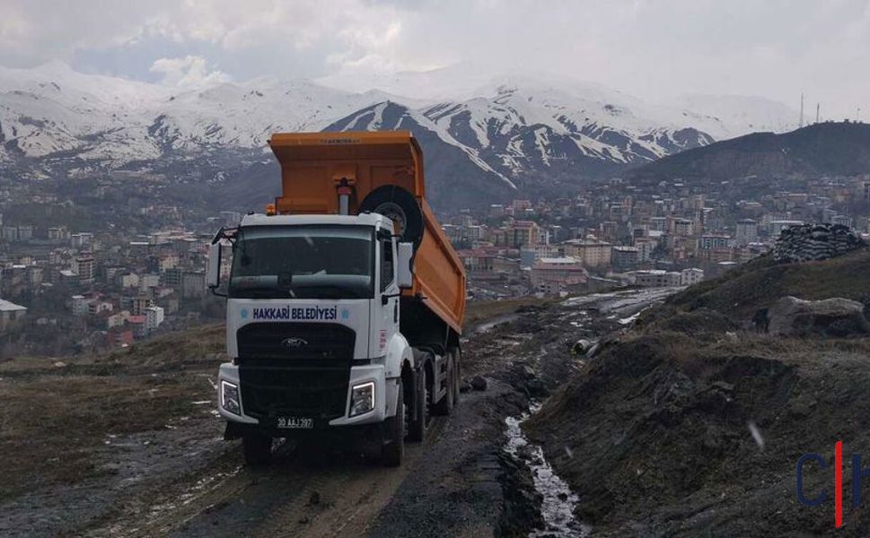 Hakkari’de Yol ve Altyapı Çalışmaları Aralıksız Sürüyor